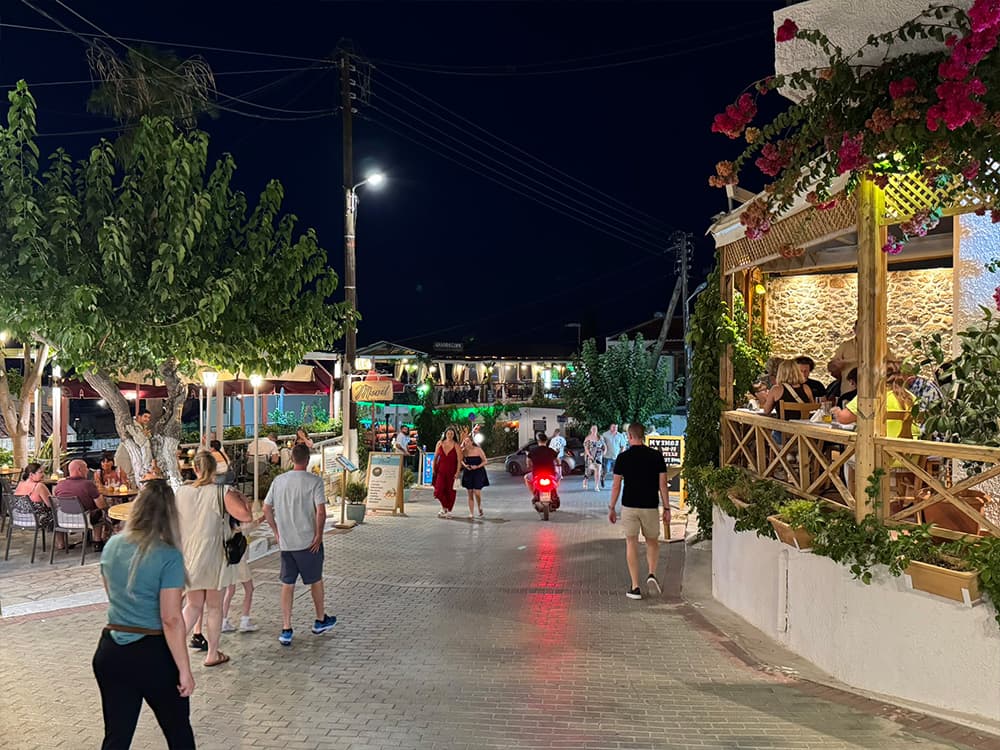 Koutouloufari — tavernas with sea views